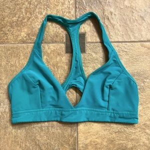 LULULEMON Sport bra, green color. Size 8. Excellent condition.